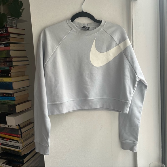 {Nike} 🔷 cropped sweater - Picture 1 of 5